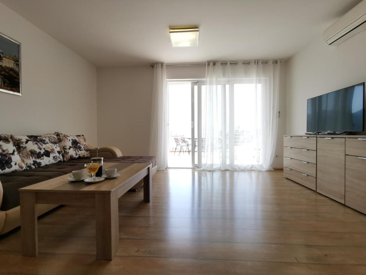 Apartments Apple Cat Montenegro Ko Bijela Exterior photo