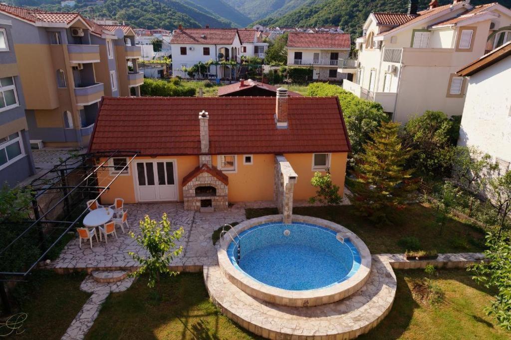 Apartments Apple Cat Montenegro Ko Bijela Exterior photo