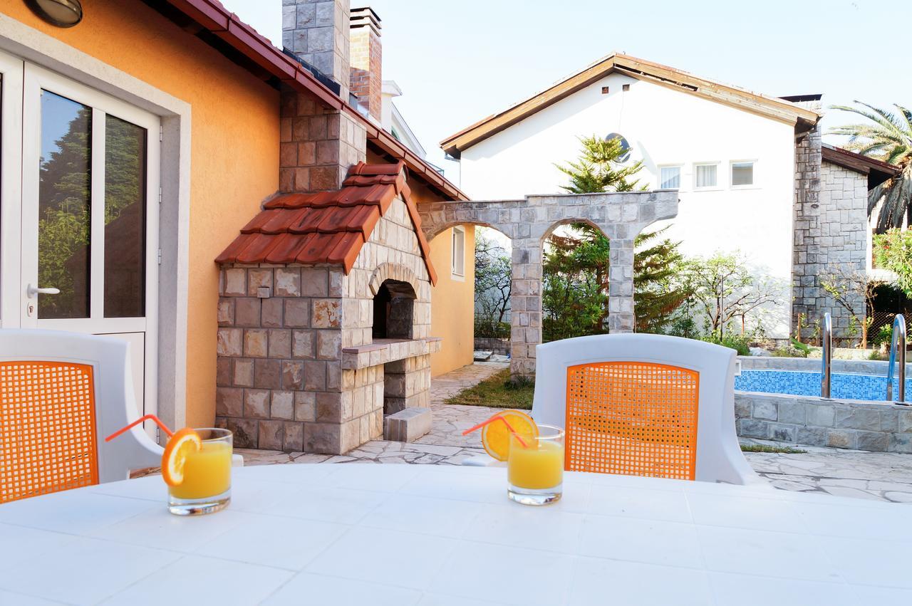 Apartments Apple Cat Montenegro Ko Bijela Exterior photo
