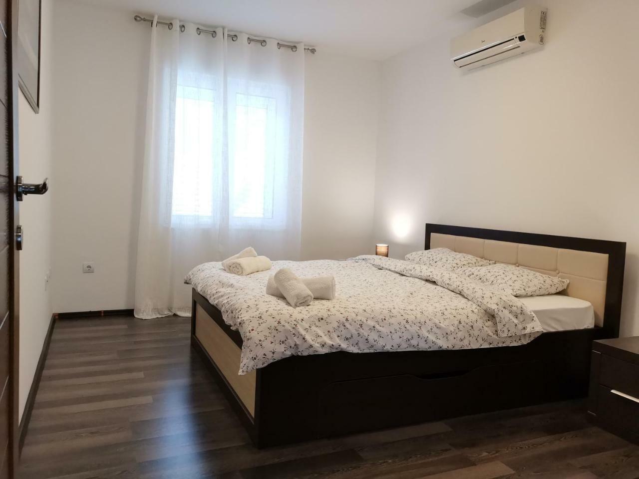 Apartments Apple Cat Montenegro Ko Bijela Exterior photo